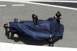 Wagen van Daniel Ricciardo Red Bull Racing RB14 na crash