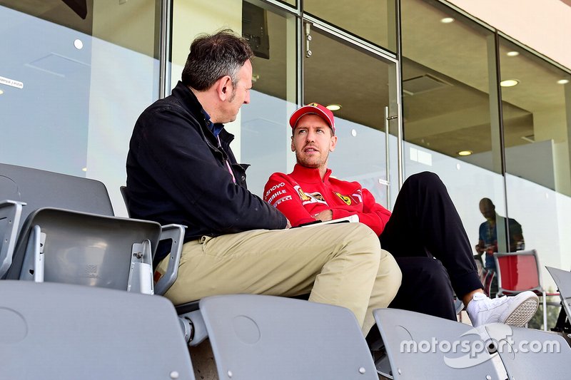 Sebastian Vettel, Ferrari SF90, risponde alle domande durante la nostra intervista