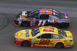 Joey Logano, Team Penske, Ford, Denny Hamlin; Joe Gibbs Racing, Toyota