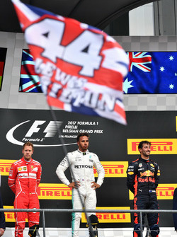Sebastian Vettel, Ferrari, Lewis Hamilton, Mercedes AMG F1 ve Daniel Ricciardo, Red Bull Racing pody