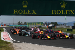 Daniel Ricciardo, Red Bull Racing RB13 ve Max Verstappen, Red Bull Racing RB13