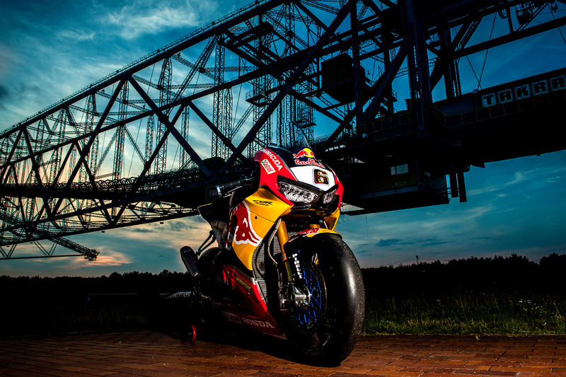 Das Bike von Stefan Bradl, Honda World Superbike Team am F60 Bagger