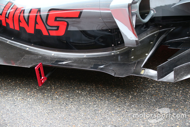 Detalle del suelo del Haas F1 Team VF-17