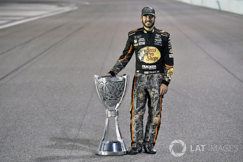 NASCAR Cup (MENCS): Martin Truex Jr. (USA)