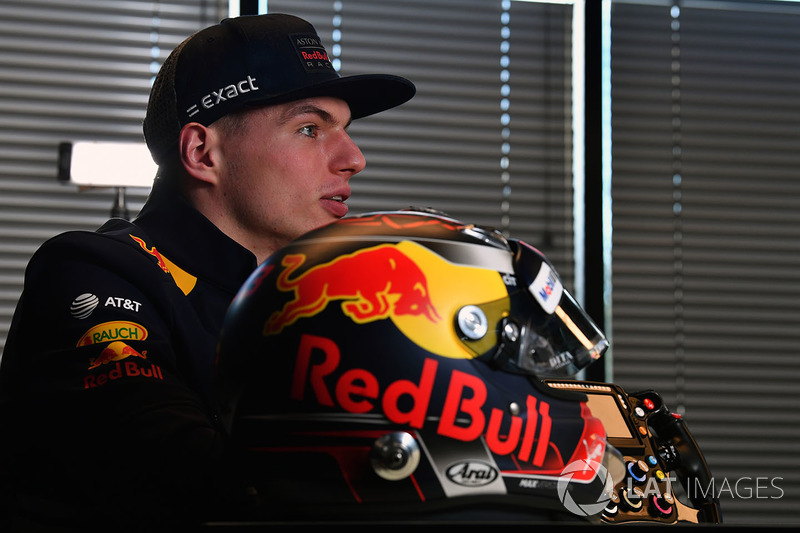 Max Verstappen, Red Bull Racing ve kaskı