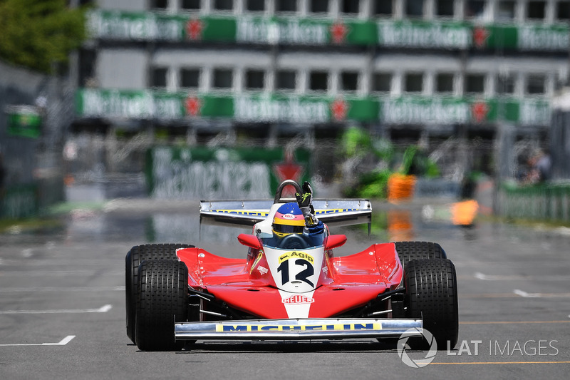 Jacques Villeneuve, guida la Ferrari 312T3 1978 del padre, vincitrice in Canada