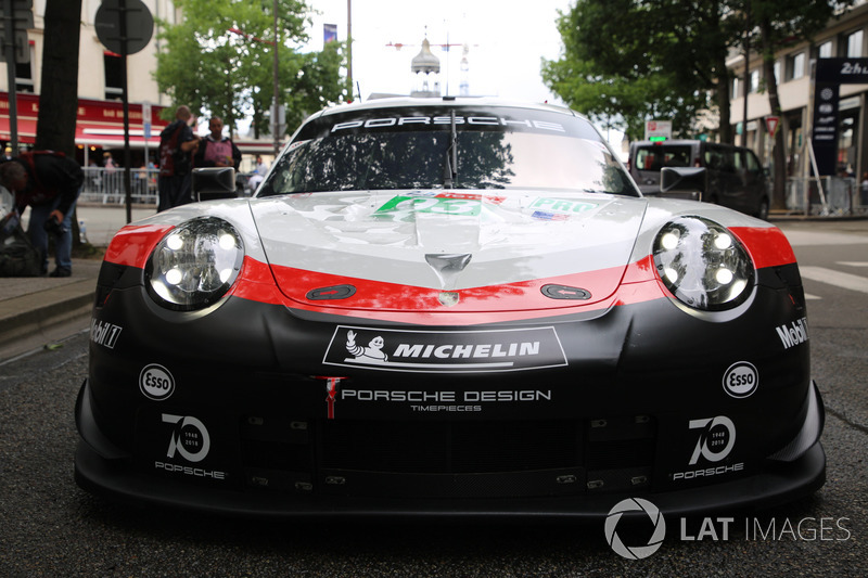 #93 Porsche GT Team Porsche 911 RSR
