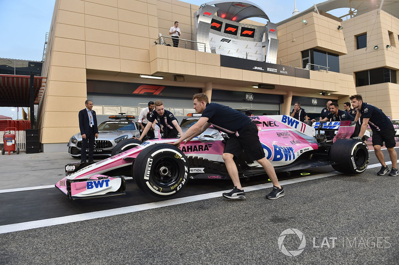 Force India F1 mekanikeri ve Force India VJM11