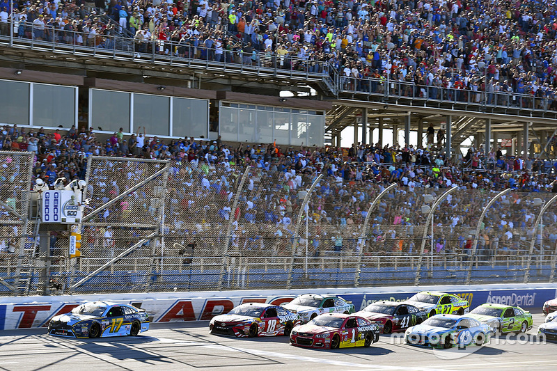 Рікі Стенхаус-мол., Roush Fenway Racing Ford
