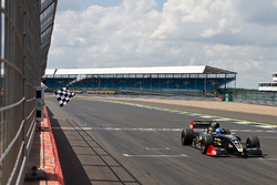 Sieg für Roy Nissany, Lotus