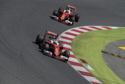 Sebastian Vettel, Ferrari SF16-H y Kimi Raikkonen, Ferrari SF16-H