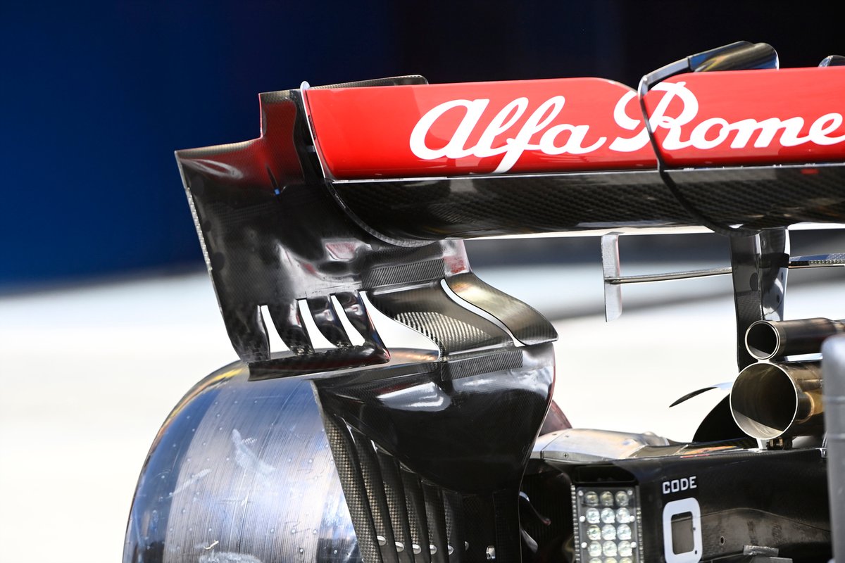 Детали заднего антикрыла Alfa Romeo C41
