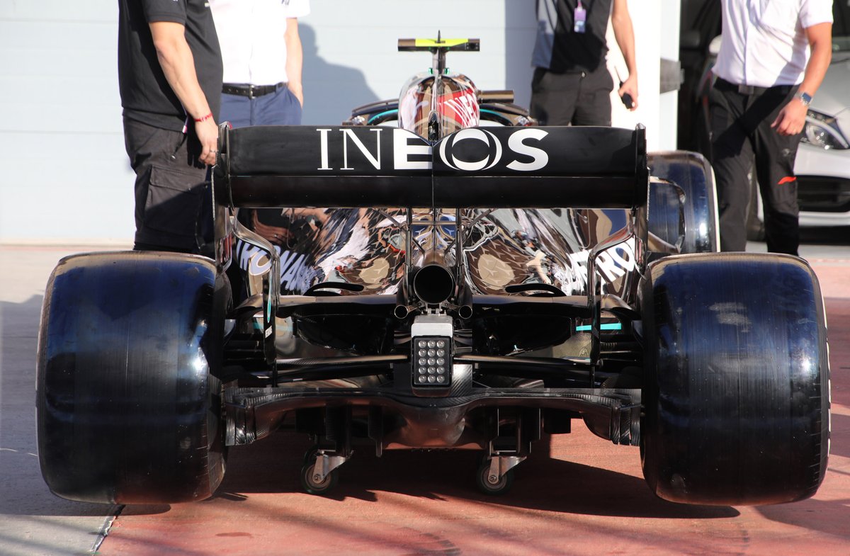 Mercedes F1 W11, вид сзади