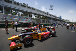 Antonio Giovinazzi, PREMA Racing & Sergey Sirotkin, ART Grand Prix in griglia