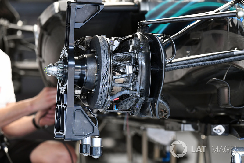 Передние тормоза Mercedes F1 W09