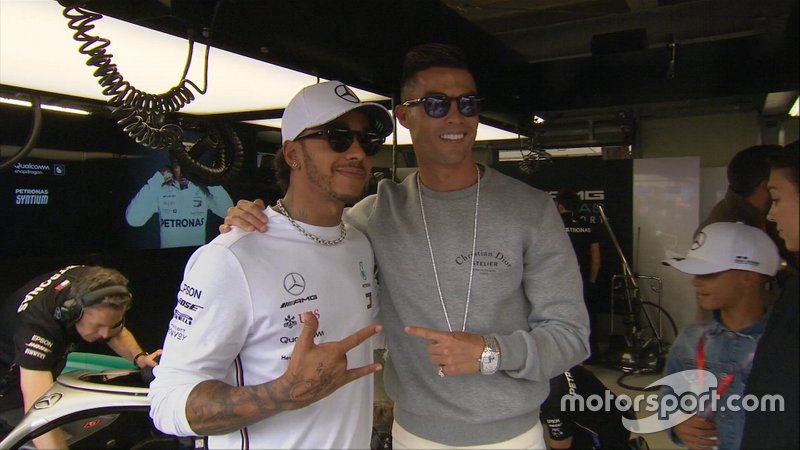 Cristiano Ronaldo dan Lewis Hamilton, dua atlet yang masih mampu bersaing di level tertinggi meski sudah tidak muda.