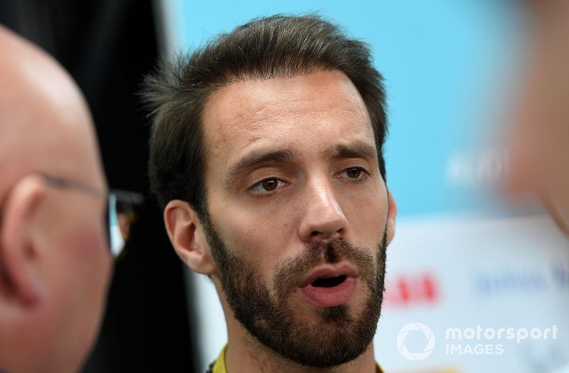 Jean-Eric Vergne, DS TECHEETAH, talks to the press