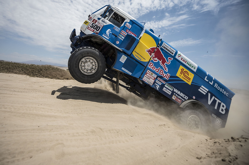 #500 Team Kamaz Master: Едуард Ніколаєв, Євген Яковлєв, Володимир Рибаков