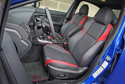 Subaru WRX STi, gli interni