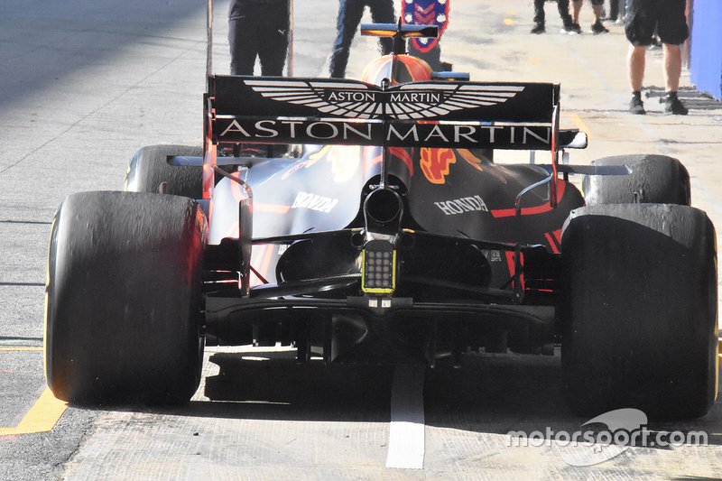 Red Bull Racing RB15, dettaglio degli scarichi della wastegate