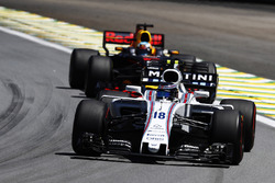 Lance Stroll, Williams FW40, Daniel Ricciardo, Red Bull Racing RB13