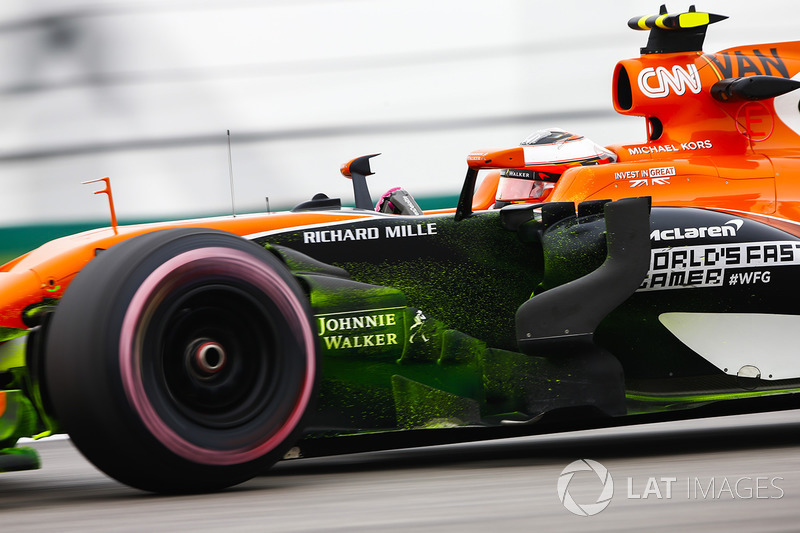 Flo-Viz paint on the car of Stoffel Vandoorne, McLaren MCL32
