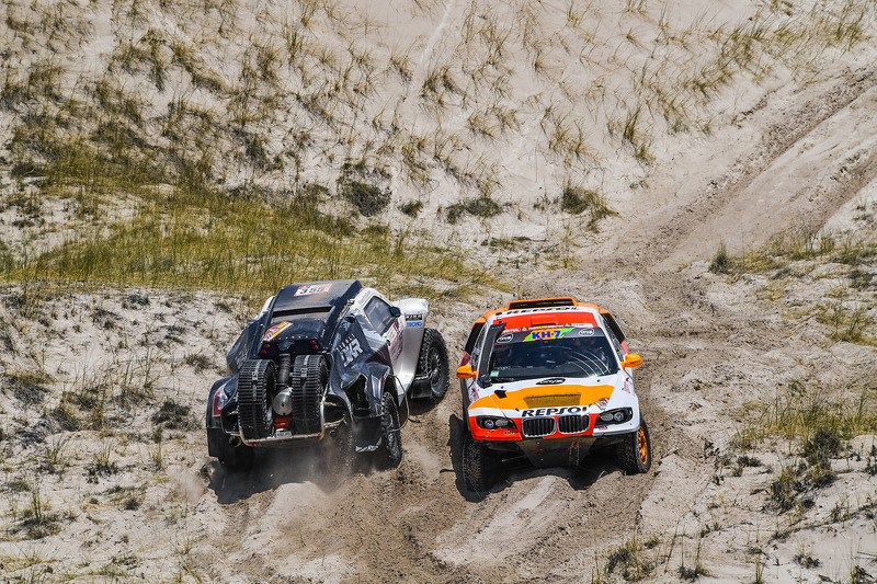 #336 Springbok MD: Ісідре Естеве, Чема Вільялобос, #355 SsangYong Tivoli DKR: Оскар Фуертес, Дієго В
