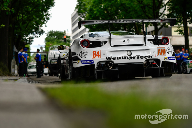 #84 JMW Motorsport Ferrari 488 GTE