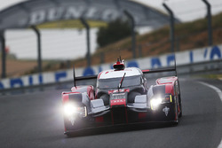 #8 Audi Sport Team Joest Audi R18 e-tron quattro: Лоік Дюваль, Лукас ді Грассі, Олівер Джарвіс
