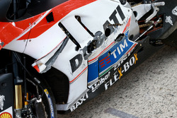 De moto van Andrea Iannone, Ducati Team na crash