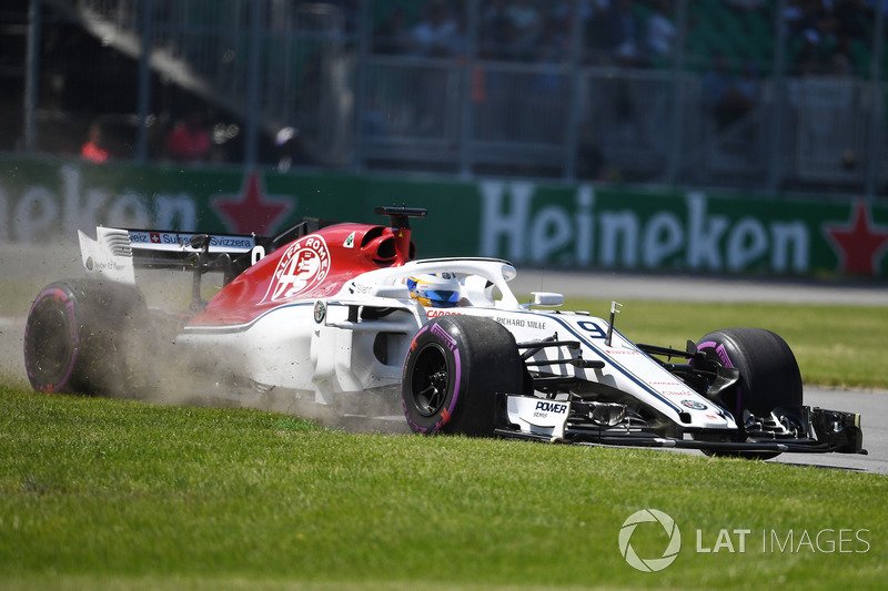 Marcus Ericsson, Sauber C37 sobre el pasto