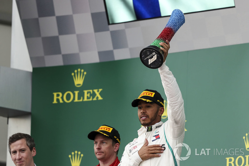 Podio: ganador, Lewis Hamilton, Mercedes-AMG F1