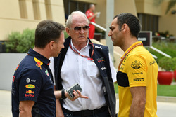 Christian Horner, Red Bull Racing Team Principal, Dr Helmut Marko, Red Bull Motorsport Consultant and Cyril Abiteboul, Renault Sport F1 Managing Director