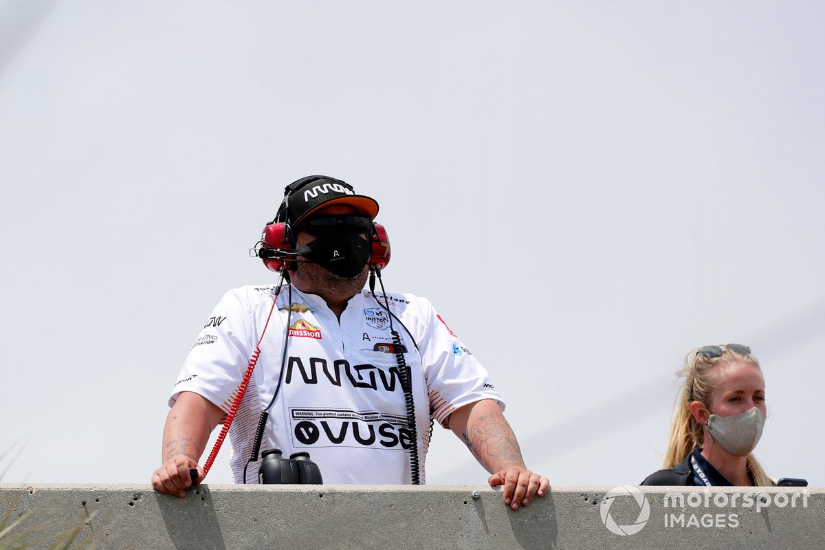 Patricio O'Ward,spotter del team Arrow McLaren SP Chevrolet