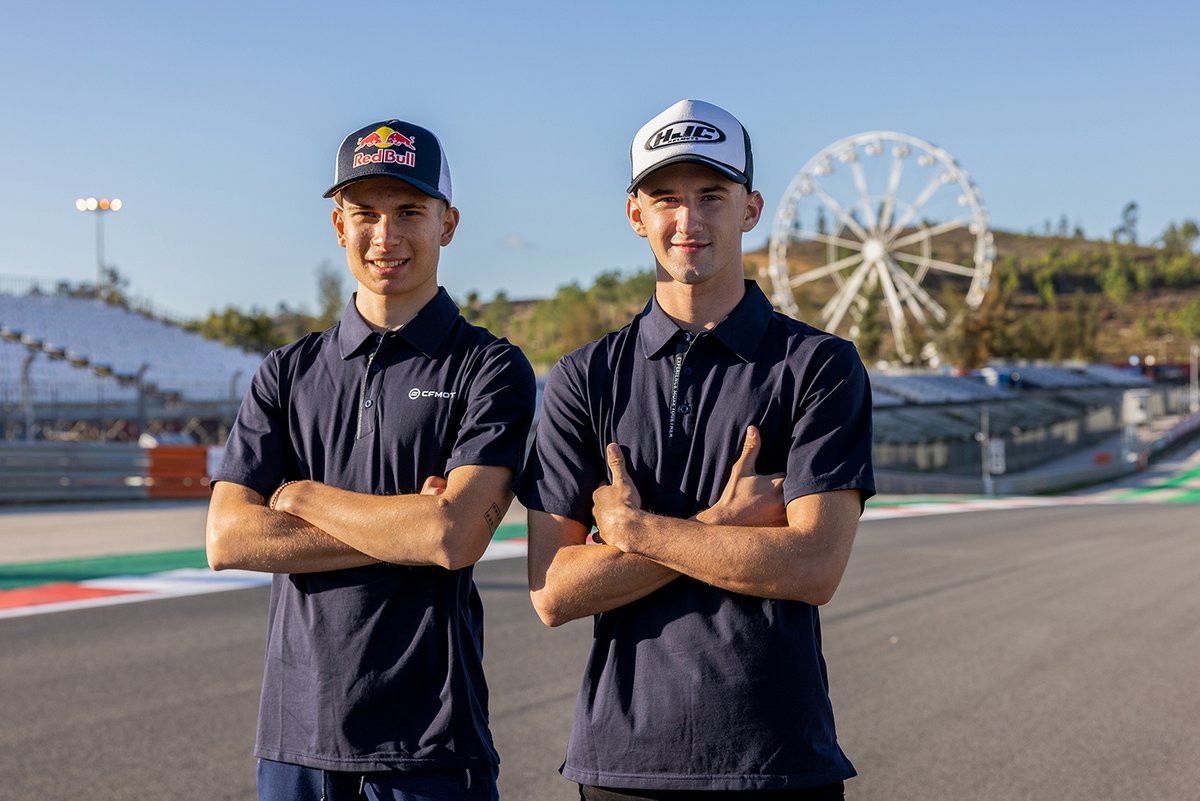 Carlos Tatay dan Xavi Artigas akan menjadi rekan setim di PruestelGP pada Moto3 2022