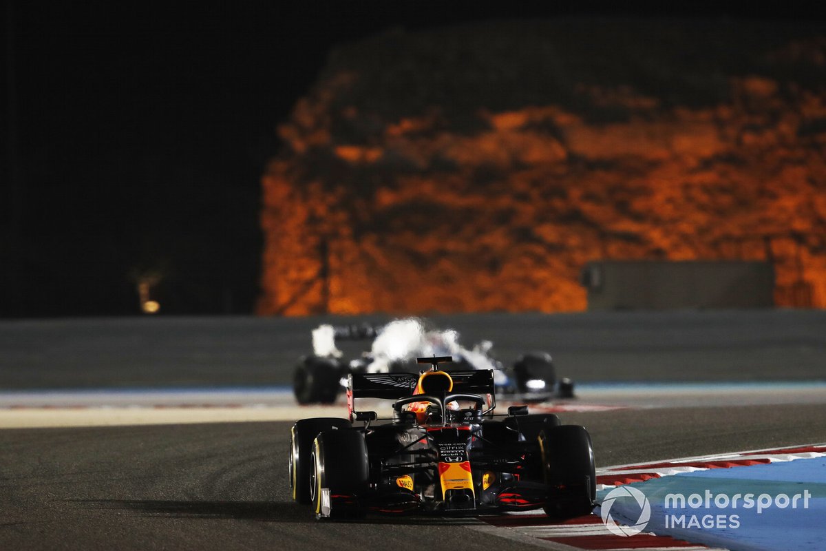 Pembalap Red Bull Racing, Max Verstappen, saat tampil dalam FP2 GP Bahrain, 27 November 2020.