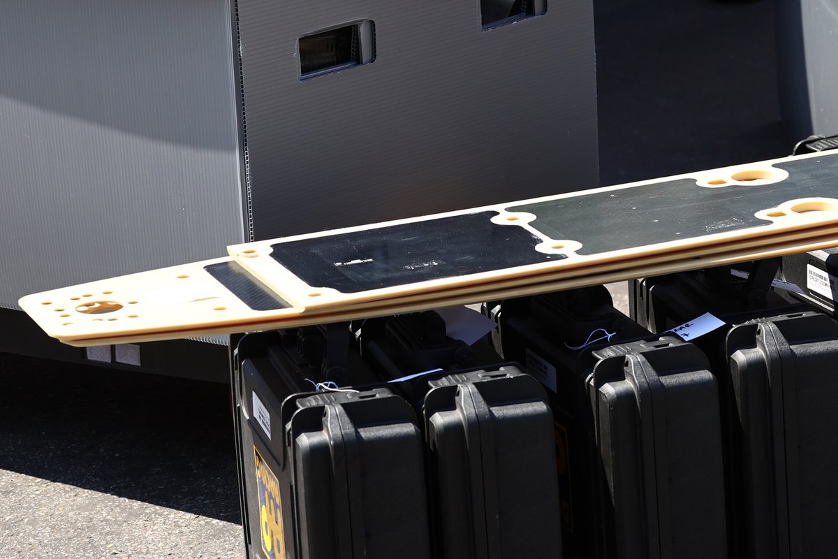 Le tavole di legno scomposte della McLaren MCL36
