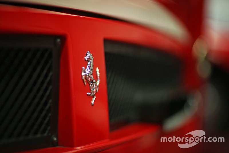 Недавнюю новость о возвращении Ferrari в топовый класс гонок на выносливость связывают именно с необходимостью найти применение ресурсам, высвободившимся из-за ограничения расходов в Ф1