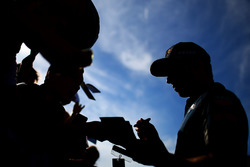 Max Verstappen, Red Bull Racing met fans