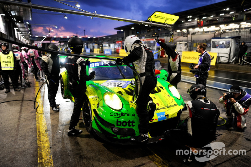 2. #912 Manthey Racing Porsche 911 GT3 R: Richard Lietz, Patrick Pilet, Frédéric Makowiecki, Nick Tandy