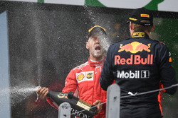 Podyum: Yarış galibi Sebastian Vettel, Ferrari