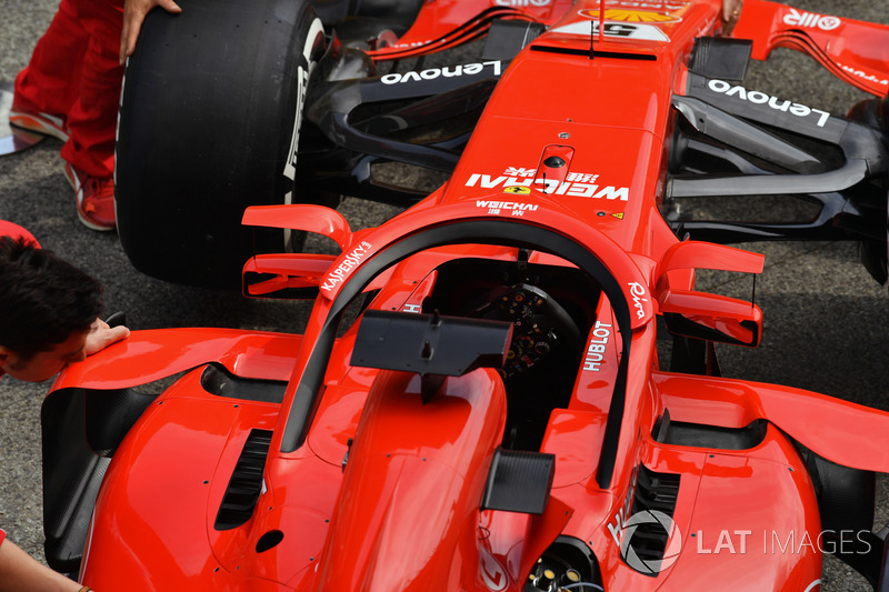 Ferrari SF71H з дзеркалом на Halo