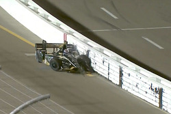 Crash: J.R. Hildebrand, Ed Carpenter Racing, Chevrolet (Screenshot)