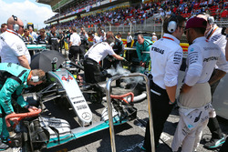 Peter Bonnington, Mercedes AMG F1, Renningenieur, mit Lewis Hamilton, Mercedes AMG F1, in der Startaufstellung