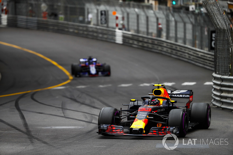 Макс Ферстаппен, Red Bull Racing RB14, Брендон Хартлі, Toro Rosso STR13