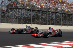 Lewis Hamilton, McLaren MP4-22 and Fernando Alonso, McLaren MP4-22