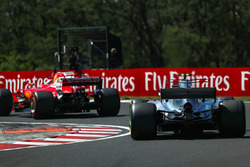 Sebastian Vettel, Ferrari SF70-H e Valtteri Bottas, Mercedes-Benz F1 W08 Hybrid