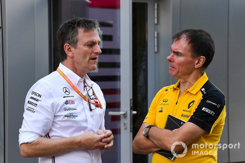 James Allison, directeur technique Mercedes AMG, et Alan Permane, directeur des opérations piste Renault F1 Team