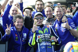 Друге місце Валентино Россі, Yamaha Factory Racing