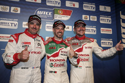 Yvan Muller, Citroën World Touring Car Team, Citroën C-Elysée WTCC; Tiago Monteiro, Honda Racing Tea